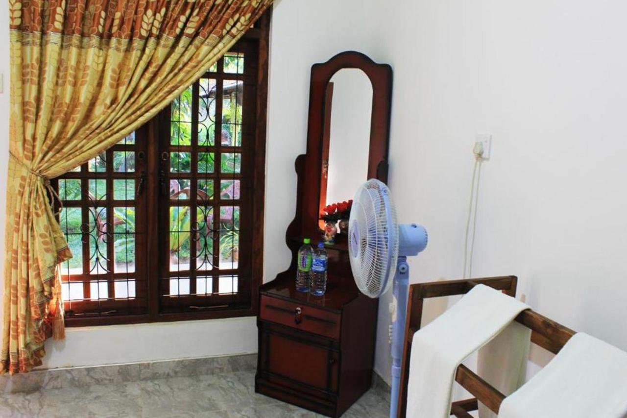 Keerthi Homestay Sigiriya Exteriör bild